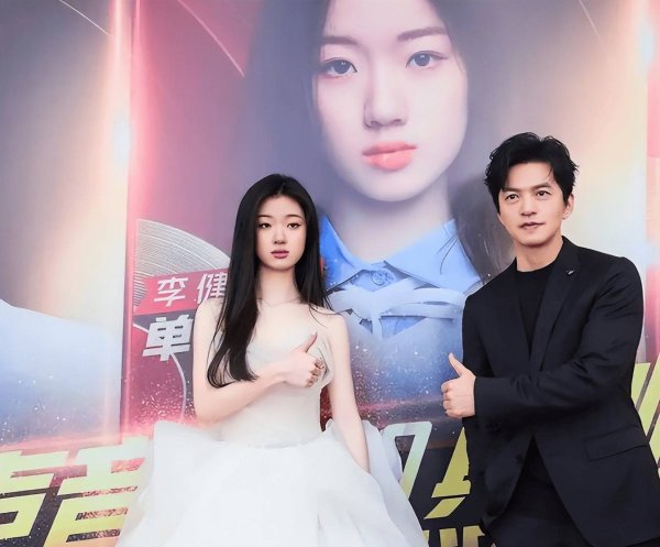 股票配资精选 李健3句忠告全应验！单依纯为何偏要触碰行业红线？